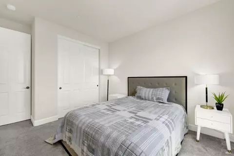 Bedroom - 700 Moonlight Ct, Dixon, CA 95620 photo 6 of 10