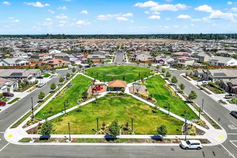 View/Area - 700 Moonlight Ct, Dixon, CA 95620 photo 7 of 7