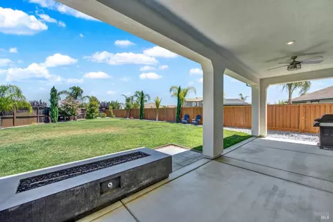 Exterior - 700 Moonlight Ct, Dixon, CA 95620 photo 11 of 26