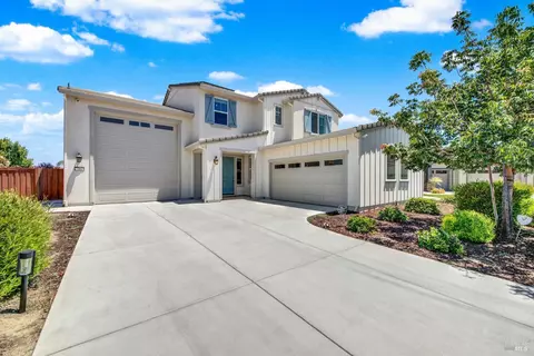 Exterior - 700 Moonlight Ct, Dixon, CA 95620 photo 5 of 26