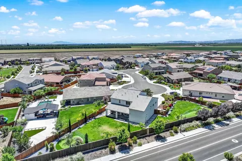 View/Area - 700 Moonlight Ct, Dixon, CA 95620 photo 5 of 7