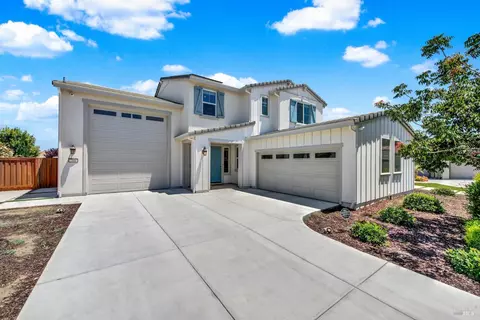 Exterior - 700 Moonlight Ct, Dixon, CA 95620 photo 4 of 26