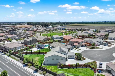 View/Area - 700 Moonlight Ct, Dixon, CA 95620 photo 3 of 7