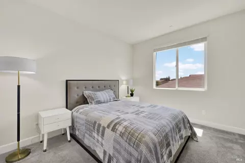 Bedroom - 700 Moonlight Ct, Dixon, CA 95620 photo 4 of 10