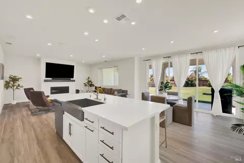 Kitchen - 700 Moonlight Ct, Dixon, CA 95620 photo 4 of 9