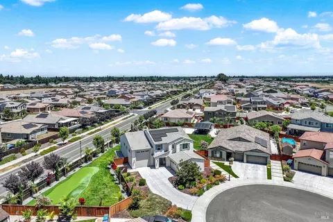 View/Area - 700 Moonlight Ct, Dixon, CA 95620 photo 1 of 7