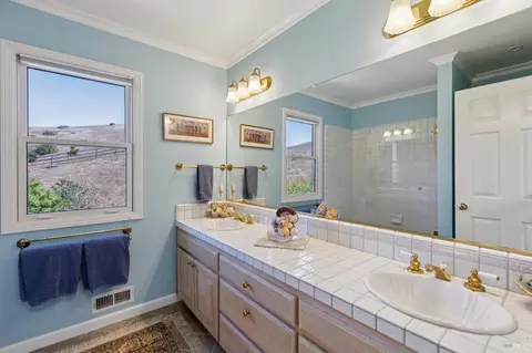 Bath - 6381 Nicasio Valley Rd, Nicasio, CA 94946 photo 5 of 6