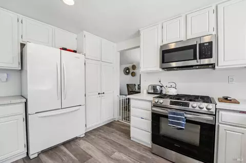 Kitchen - 149 Cottontail Way, Windsor, CA 95492 photo 4 of 5