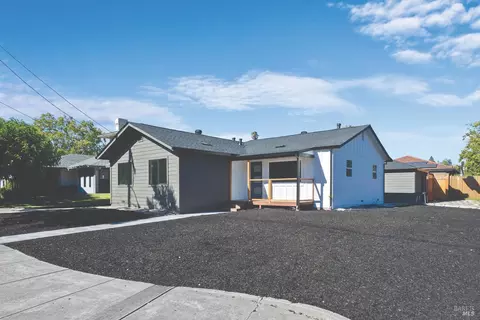 2304 Rowe Dr, Santa Rosa, CA 95403
