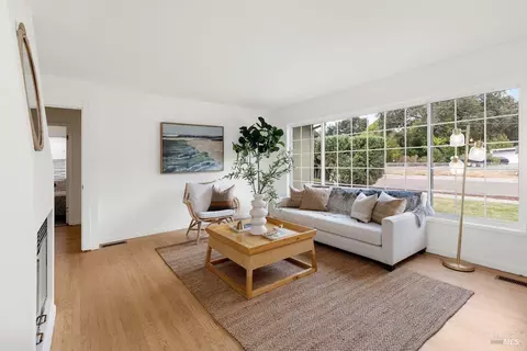 Living - 789 Clausing Ave, Novato, CA 94945 photo 1 of 4