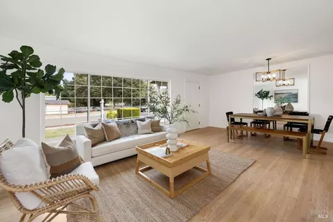 Living - 789 Clausing Ave, Novato, CA 94945 photo 2 of 4