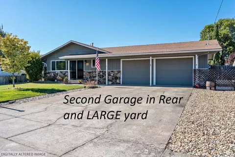 420 Zinfandel Dr, Ukiah, CA 95482