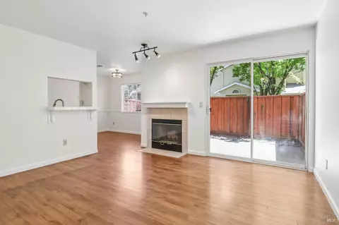 Living - 138 Altamont Ct, Fairfield, CA 94534 photo 4 of 4