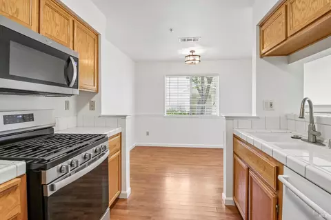 Kitchen - 138 Altamont Ct, Fairfield, CA 94534 photo 2 of 4