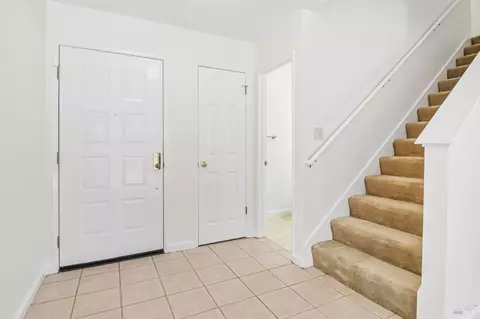 Entry Way - 138 Altamont Ct, Fairfield, CA 94534 photo 2 of 2