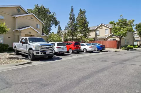 Exterior - 138 Altamont Ct, Fairfield, CA 94534 photo 7 of 9