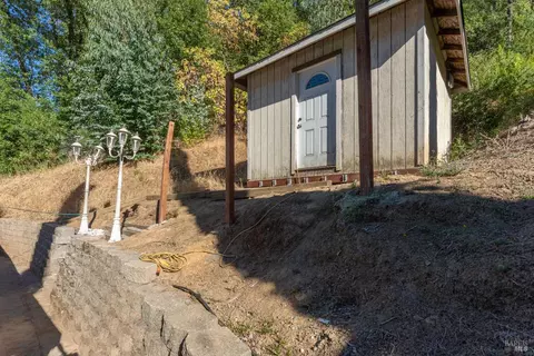 Exterior - 261 Crestview Dr, Ukiah, CA 95482 photo 6 of 7