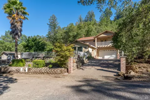 Exterior - 261 Crestview Dr, Ukiah, CA 95482 photo 7 of 7