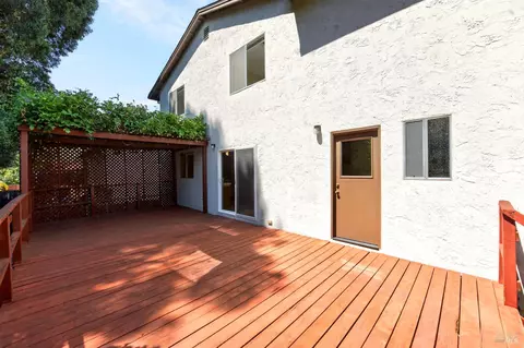Exterior - 843 Coventry Ln, Fairfield, CA 94533 photo 7 of 21