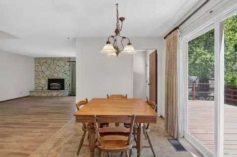 Dining - 843 Coventry Ln, Fairfield, CA 94533 photo 3 of 8