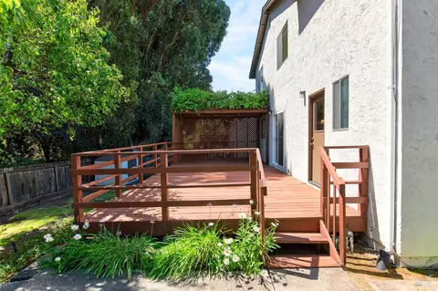 Exterior - 843 Coventry Ln, Fairfield, CA 94533 photo 10 of 21