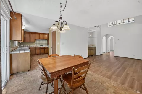 Dining - 843 Coventry Ln, Fairfield, CA 94533 photo 7 of 8