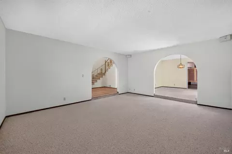 Living - 843 Coventry Ln, Fairfield, CA 94533 photo 6 of 9