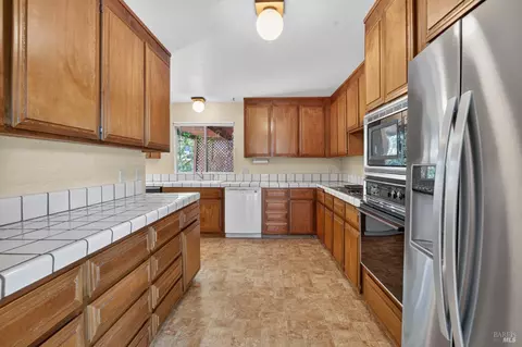 Kitchen - 843 Coventry Ln, Fairfield, CA 94533 photo 2 of 8