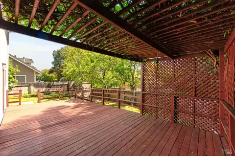 Exterior - 843 Coventry Ln, Fairfield, CA 94533 photo 6 of 21