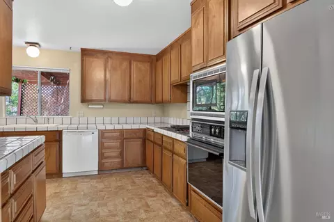 Kitchen - 843 Coventry Ln, Fairfield, CA 94533 photo 1 of 8