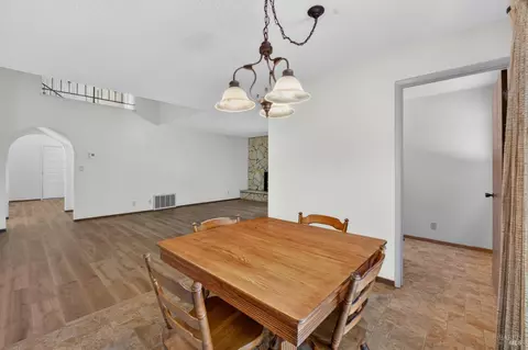 Dining - 843 Coventry Ln, Fairfield, CA 94533 photo 4 of 8