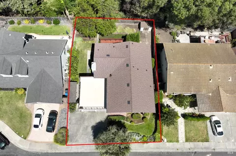 View/Area - 843 Coventry Ln, Fairfield, CA 94533 photo 8 of 10