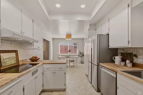 Kitchen - 1931 Sereno Dr, Vallejo, CA 94589 photo 2 of 5