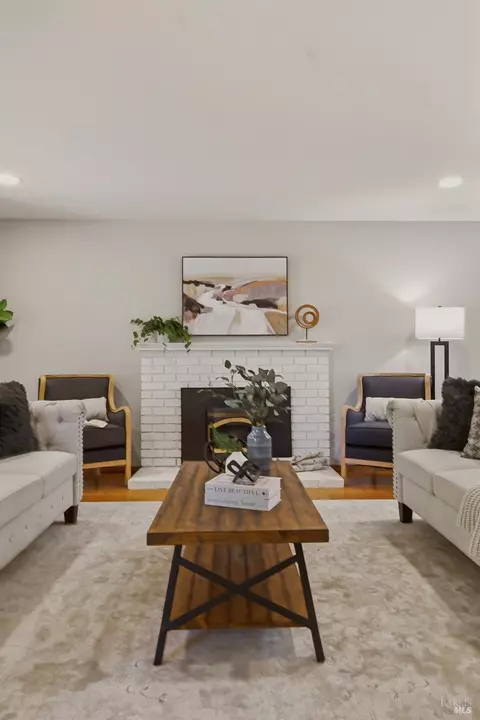 Living - 1931 Sereno Dr, Vallejo, CA 94589 photo 4 of 4