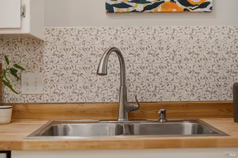 Kitchen - 1931 Sereno Dr, Vallejo, CA 94589 photo 4 of 5
