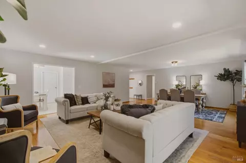 Living - 1931 Sereno Dr, Vallejo, CA 94589 photo 3 of 4