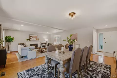 Dining - 1931 Sereno Dr, Vallejo, CA 94589 photo 3 of 7