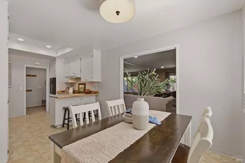 Dining - 1931 Sereno Dr, Vallejo, CA 94589 photo 5 of 7