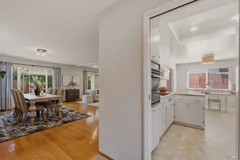 Entry Way - 1931 Sereno Dr, Vallejo, CA 94589 photo 2 of 3