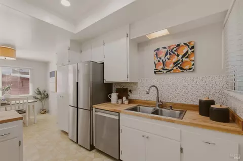 Kitchen - 1931 Sereno Dr, Vallejo, CA 94589 photo 3 of 5