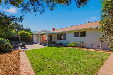 Exterior - 1931 Sereno Dr, Vallejo, CA 94589 photo 7 of 10