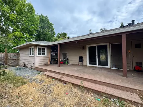 1740 Guerneville Rd, Santa Rosa, CA 95403