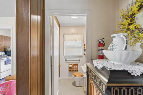 Entry Way - 237 Del Mar Ave, Vallejo, CA 94589 photo 3 of 3