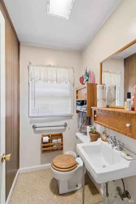 Bath - 237 Del Mar Ave, Vallejo, CA 94589 photo 1 of 1