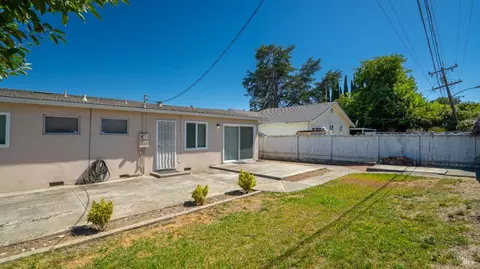 Exterior - 424 Acacia St, Fairfield, CA 94533 photo 5 of 8