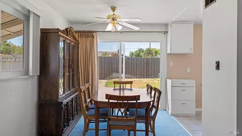 Dining - 424 Acacia St, Fairfield, CA 94533 photo 2 of 2