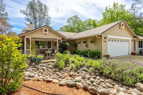 Exterior - 12805 Melonbank Dr, Redding, CA 96003 photo 2 of 32