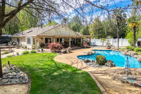 Exterior - 12805 Melonbank Dr, Redding, CA 96003 photo 5 of 32
