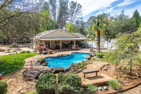 Exterior - 12805 Melonbank Dr, Redding, CA 96003 photo 6 of 32