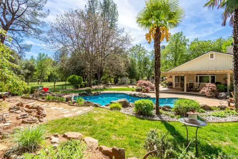 Exterior - 12805 Melonbank Dr, Redding, CA 96003 photo 29 of 32